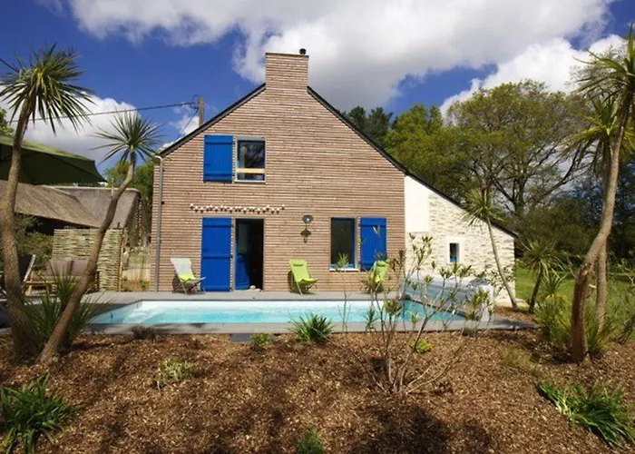 évasion En De Charme Avec Jardin, Piscine Chauffée Et Proche Plages – - Fr-1-306-1271