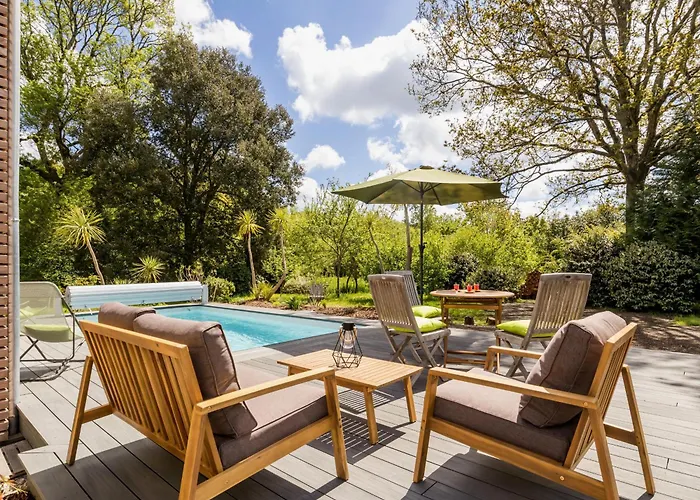 Hébergement de vacances évasion En De Charme Avec Jardin, Piscine Chauffée Et Proche Plages – - Fr-1-306-1271